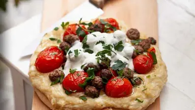 Patlıcan beğendili ve pideli mini köfte nasıl yapılır? (Pratik tarif ve malzemeler)