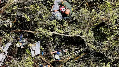 Kolombiya'daki uçak kazasında kaybolan 10 kişiden 5'inin cesedi bulundu