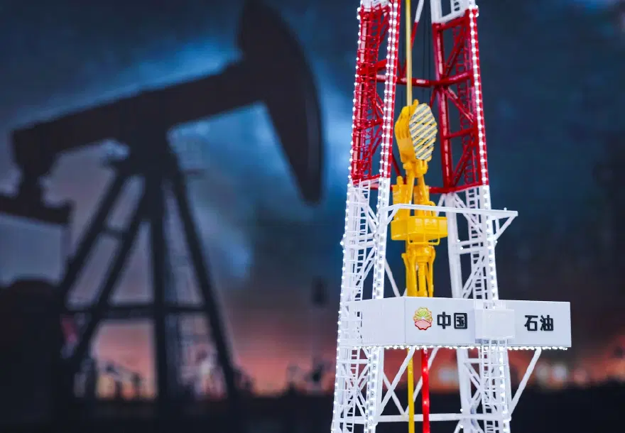 SAVAŞ PETROL ARZINI SIKIŞTIRIRKEN ÇİN STOKLARINI KORUYOR 1
