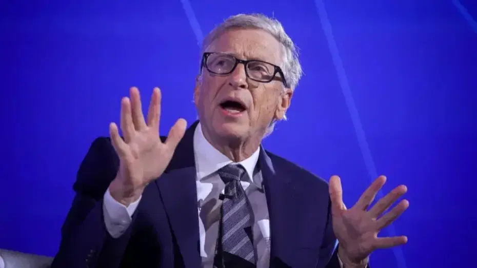 Bill Gates'ten insansı robot uyarısı: İnşaat ve fabrika işçileri de işsiz kalabilir