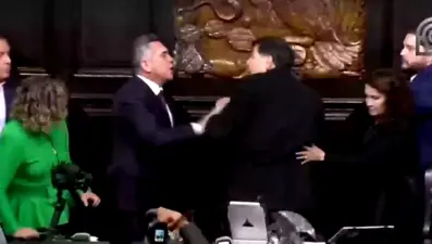 Meksika Senatosu'nda "yabancı asker" kavgası