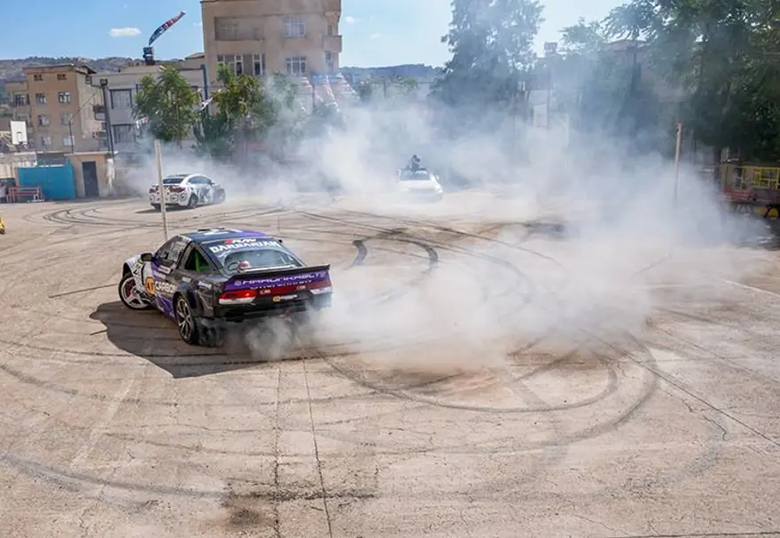 DRİFT YAPANLARA CEZA NE KADAR? 12 DRİFT YAPANLARA CEZA NE KADAR? 12