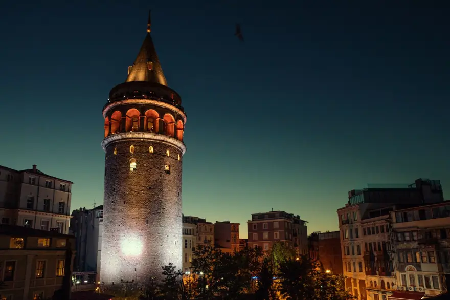 Galata Kulesi tarihi ve hakkında bilinmesi gerekenler (Galata Kulesi nerede, hikayesi nedir, efsaneleri neler, nasıl gidilir ve giriş ücreti ne kadar?) 11 Galata Kulesi tarihi ve hakkında bilinmesi gerekenler (Galata Kulesi nerede, hikayesi nedir, efsaneleri neler, nasıl gidilir ve giriş ücreti ne kadar?) 11