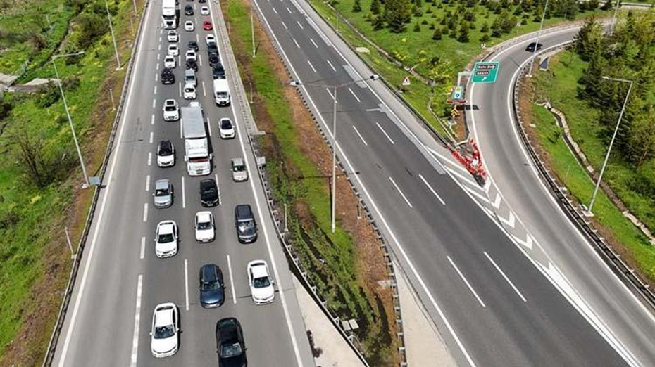 Bayram trafiği şimdiden başladı: Bolu Dağı geçişinde yoğunluk oluştu