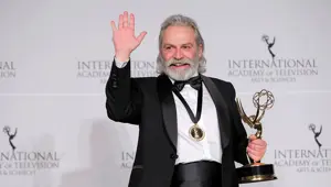Haluk Bilginer kimdir? (Emmy ödülü sonrası konuştu: Türkiye için çok mutluyum)