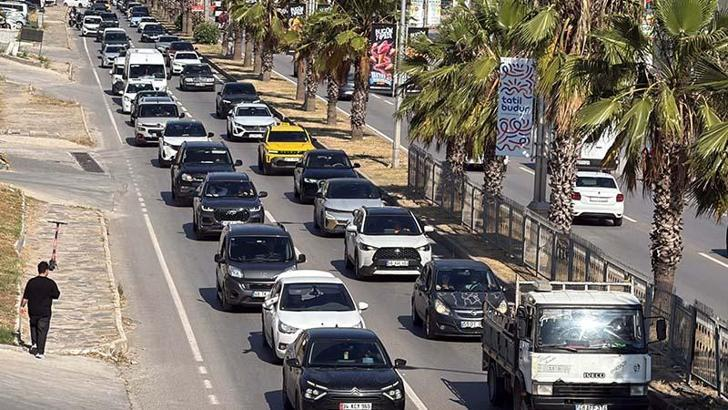Tatilciler Bodrum'a akın etti: İlk 3 günde 67 bin araç giriş yaptı