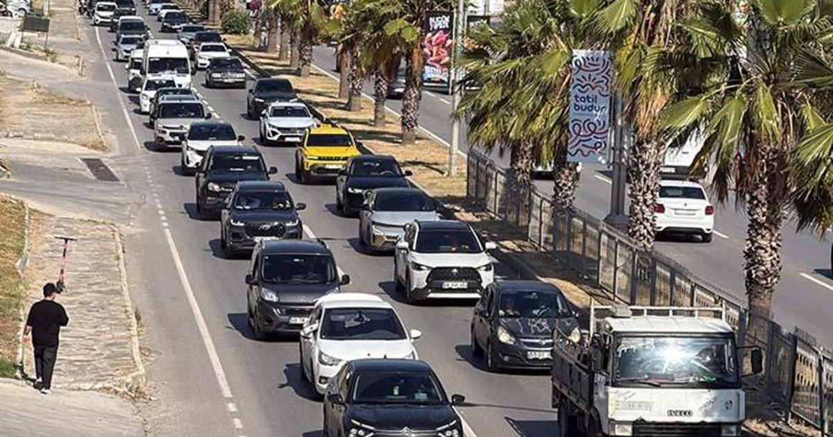 Tatilciler Bodrum'a akın etti: İlk 3 günde 67 bin araç giriş yaptı