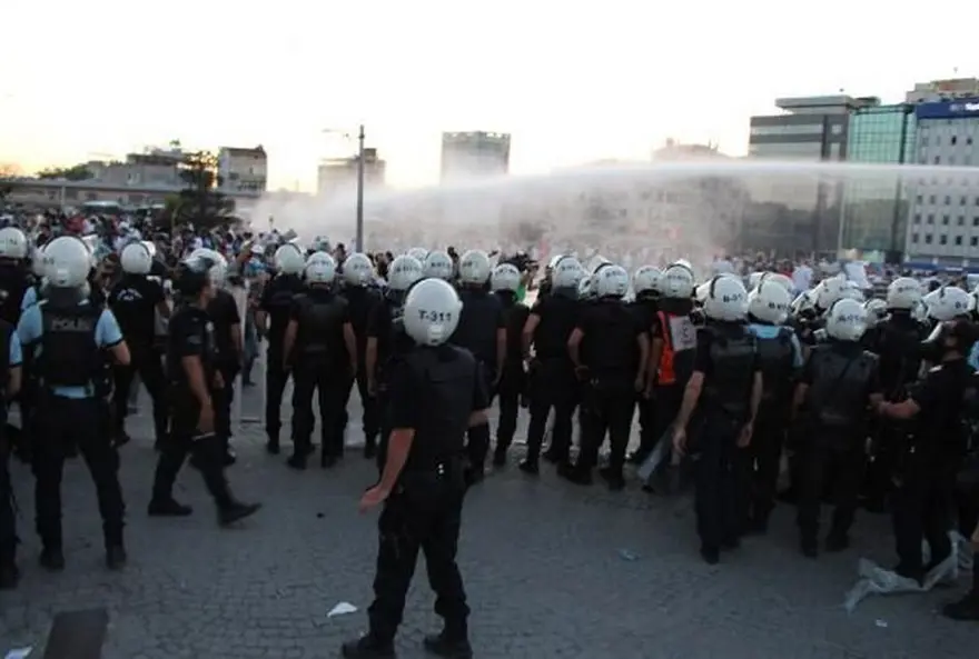 Taksim'de gerginlik 22