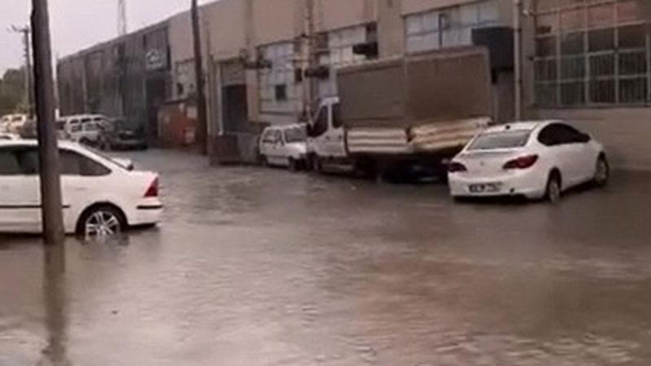 Bursa'da sağanak ve dolu yağışı etkili oldu