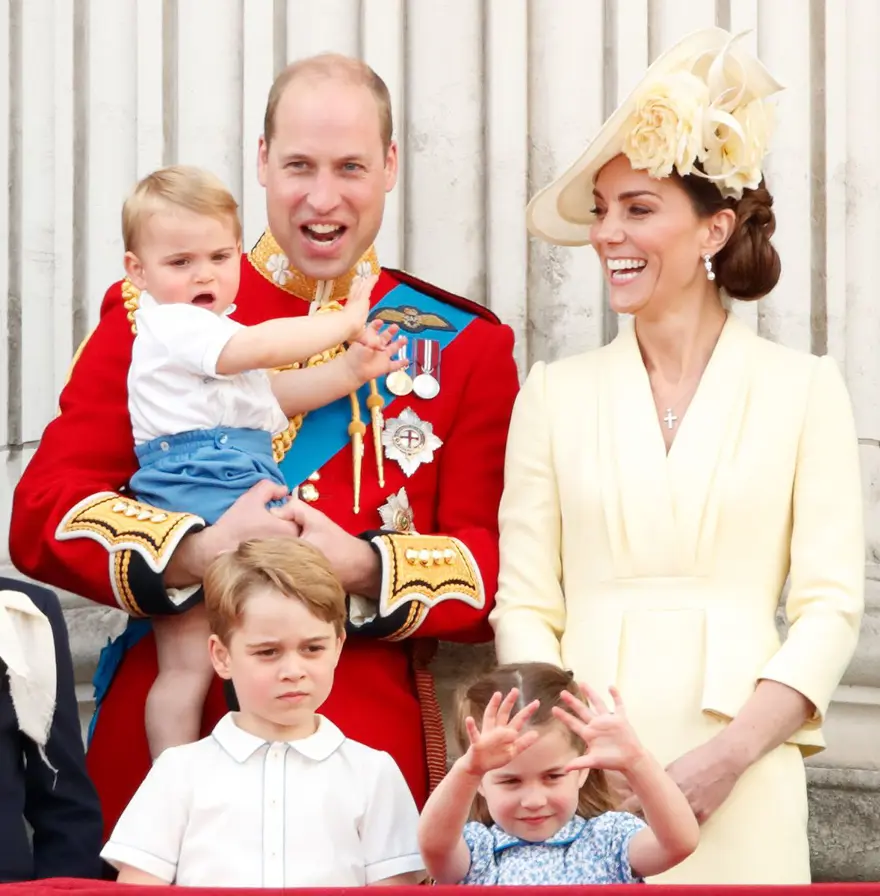 Kate Middleton ve Prens William çocuklarıyla alkış eylemine katıldı 6