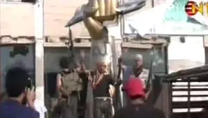 Kaddafi'nin karargahı düştü Kaddafi'nin karargahı düştü