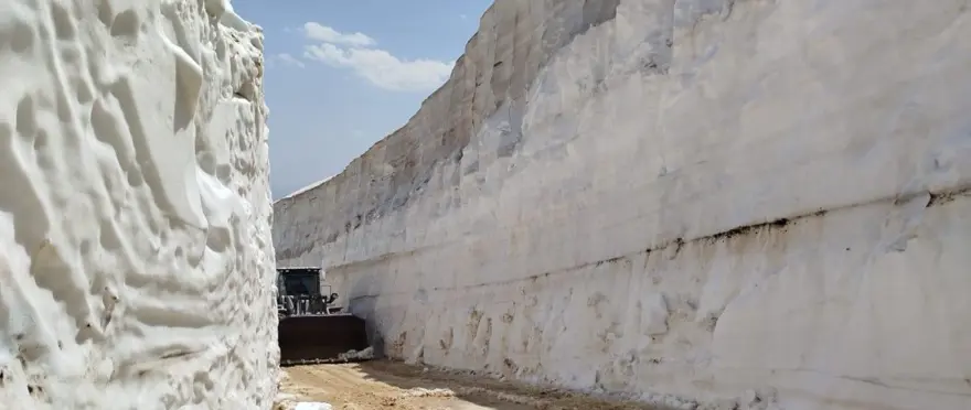 8 metrelik kar tünelleri! Yol açma çalışmalarında sona gelindi 4