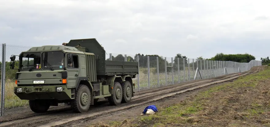 Macaristan-Sırbistan sınırına tel örgü 31 Macaristan-Sırbistan sınırına tel örgü 31