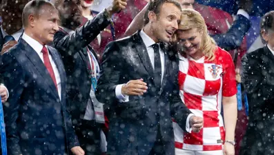 Macron ve Kitaroviç'in dostluğu