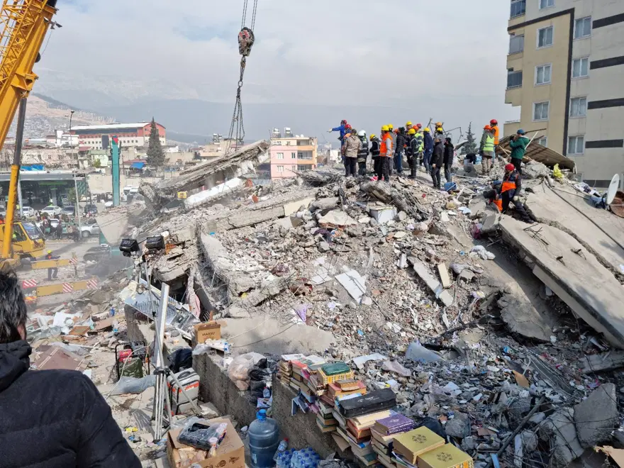 Depremden aylar sonra ortaya çıkan gerçek: “Pes”dedirten savunmayı yapan müteahhidin 5 binası daha yıkılmış 5 Depremden aylar sonra ortaya çıkan gerçek: “Pes”dedirten savunmayı yapan müteahhidin 5 binası daha yıkılmış 5