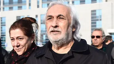 Müjdat Gezen'e 2. Abdülhamid'in torununa hakaret suçlaması