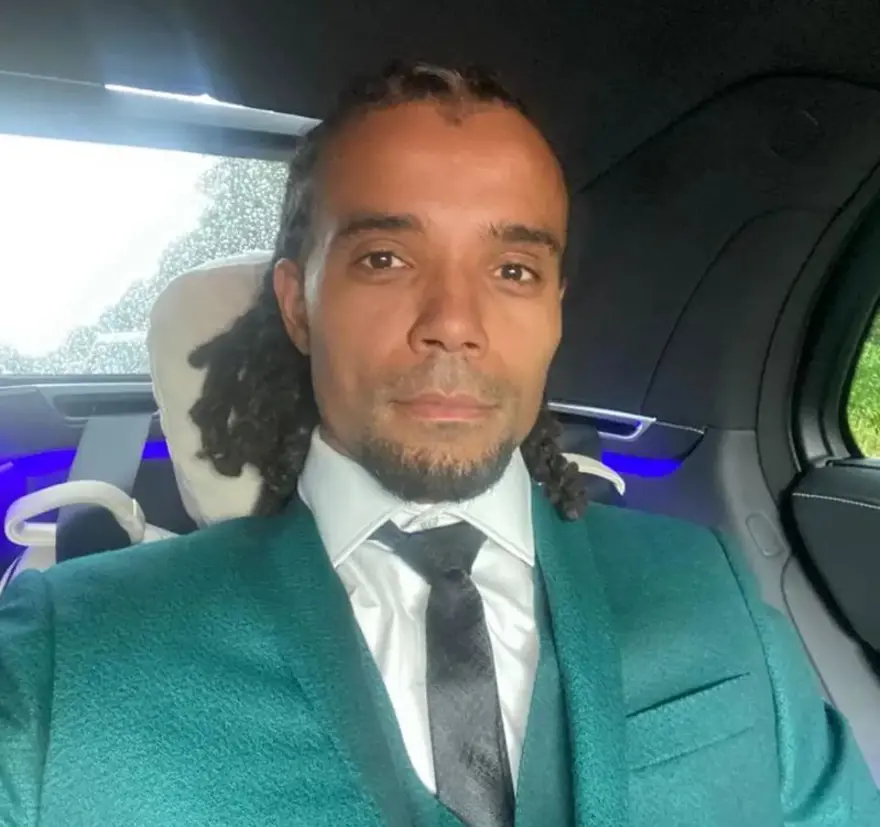 Angelina Jolie kalbini ünlü rap şarkıcısına kaptırdı 1 Angelina Jolie kalbini ünlü rap şarkıcısına kaptırdı 1