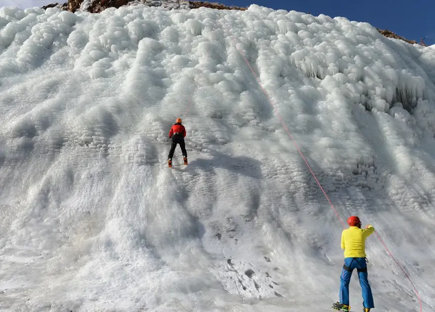 Palandöken'deki yapay buz parkı adrenalin tutkunlarını bekliyor 4
