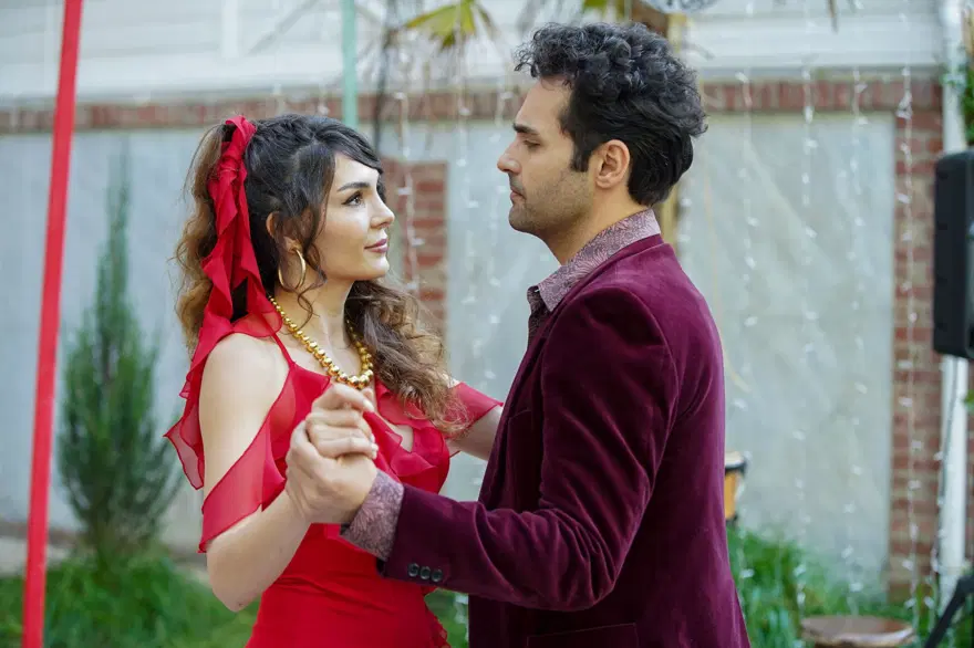 Yüz Yıllık Mucize'nin 8. bölümünde neler olacak? Harika'ya sürpriz doğum günü 4 Yüz Yıllık Mucize'nin 8. bölümünde neler olacak? Harika'ya sürpriz doğum günü 4
