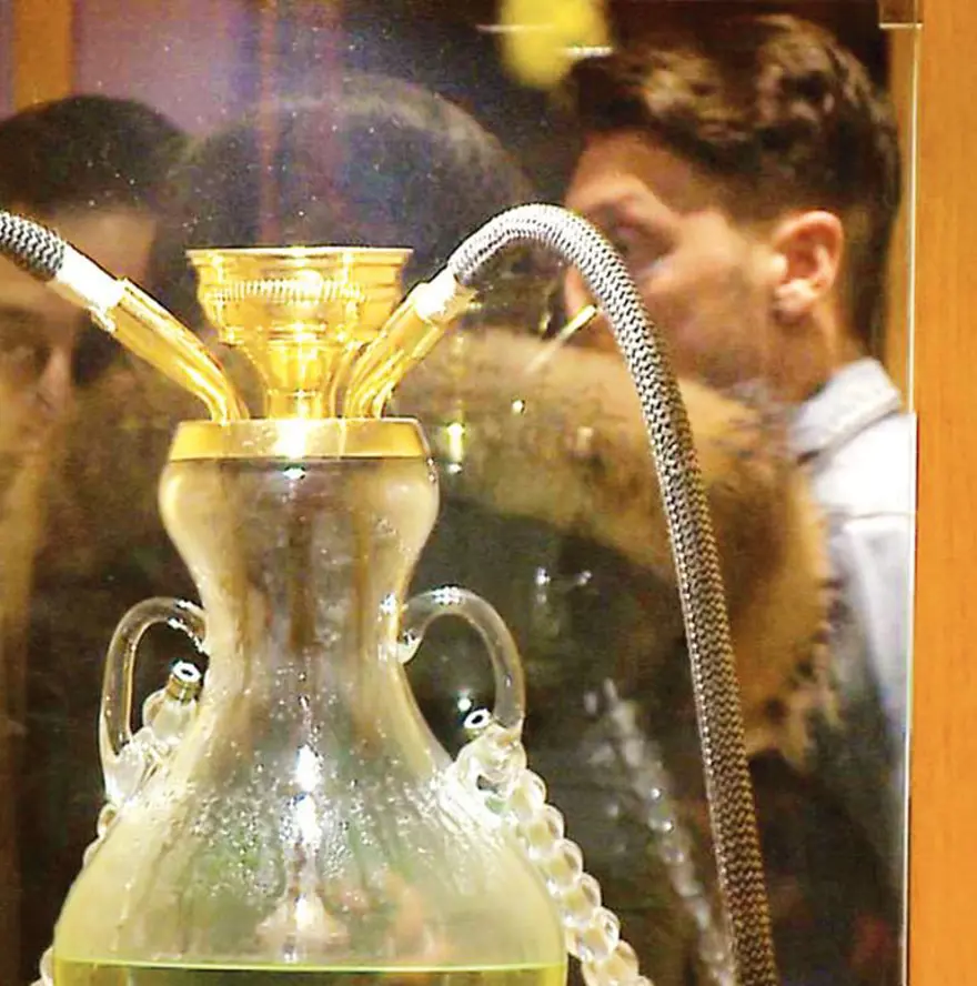 Mesut Özil ile Amine Gülşe İstanbul'a ev bakmaya geldi 2