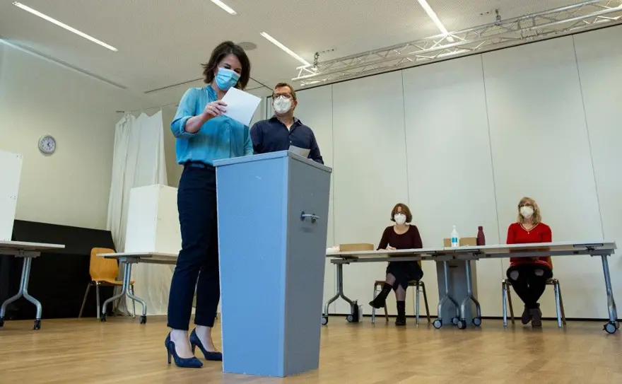 Almanya'da başa baş seçim yarışı 8 Almanya'da başa baş seçim yarışı 8