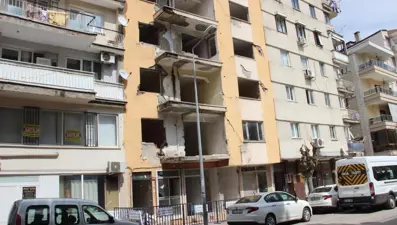 Beş yıldır yıkılmayı bekliyor, mahalleli tedirgin