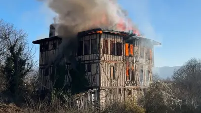Safranbolu'da tarihi bir konak yandı