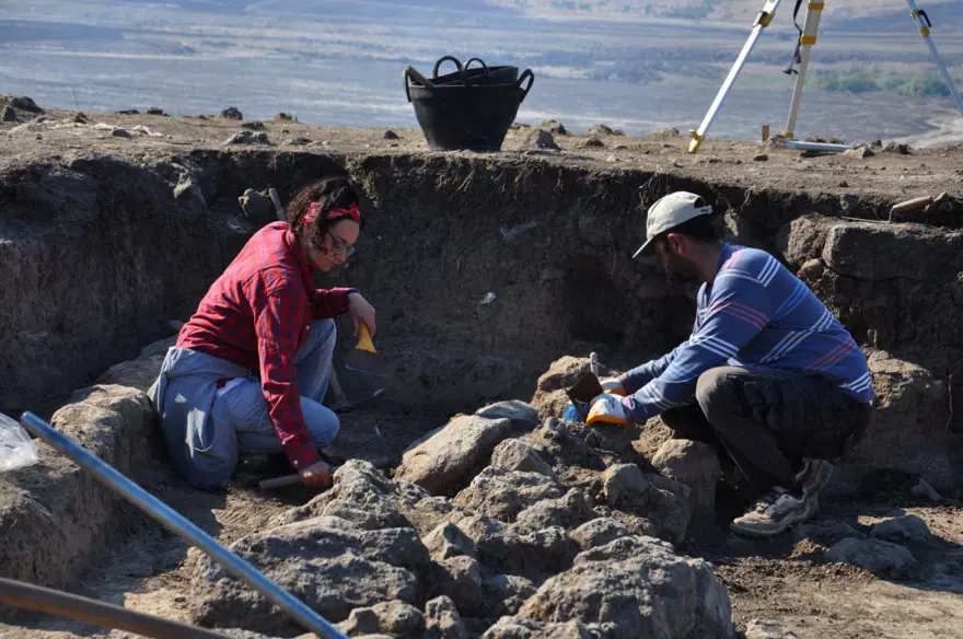 Hamaç Höyük kazısında nekropol bulundu 6 Hamaç Höyük kazısında nekropol bulundu 6