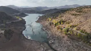 15 yıldır sular altında kalan köy tamamen ortaya çıktı