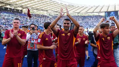 Zeki Çelik oynadı, Roma iki kırmızı kartın çıktığı derbide Lazio'yu devirdi!