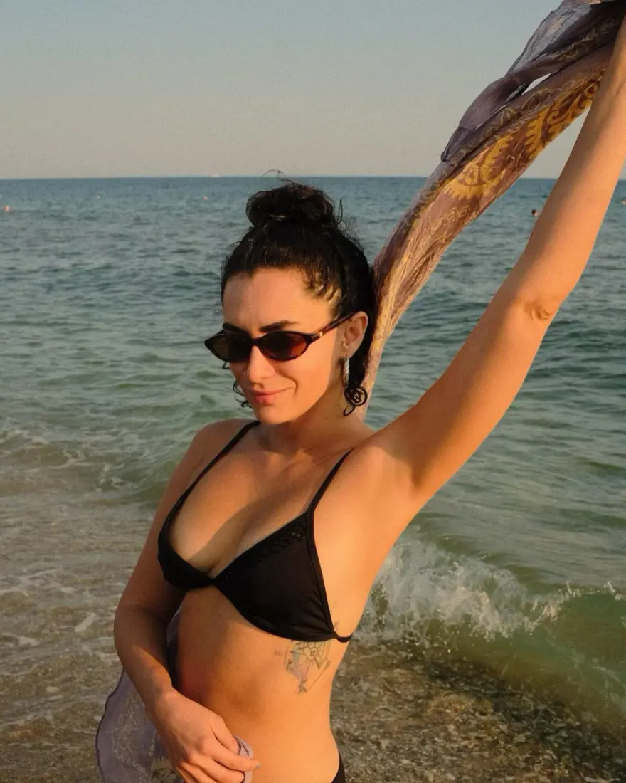 Ünlü isimler sosyal medyada tatil karelerini paylaştı 4