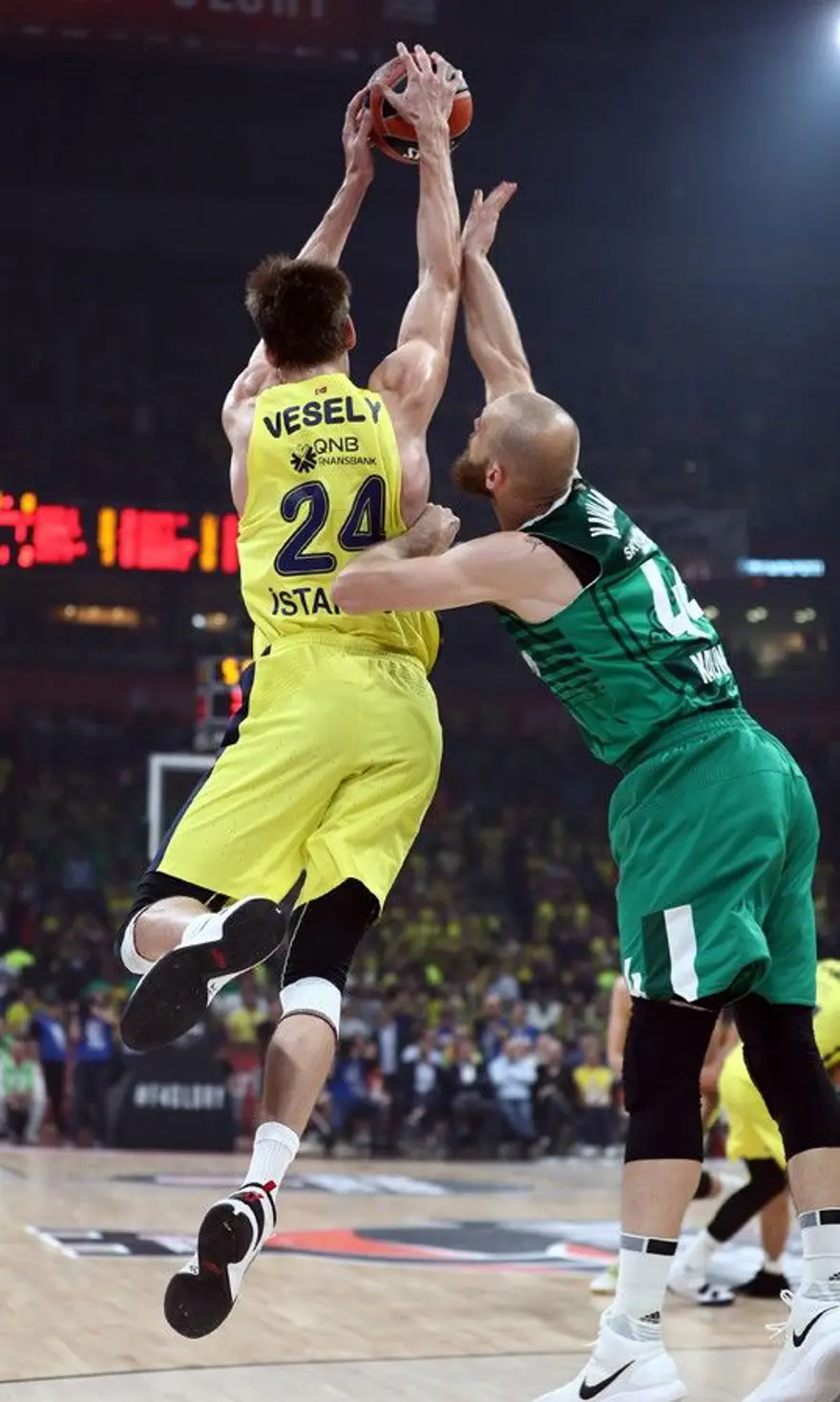 Fenerbahçe Doğuş finalde (Fenerbahçe Doğuş-Real Madrid) 12