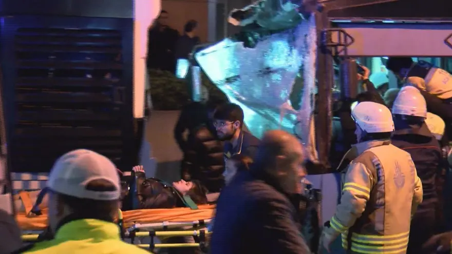 Şişli'de zincirleme kaza: 24 yaralı 5