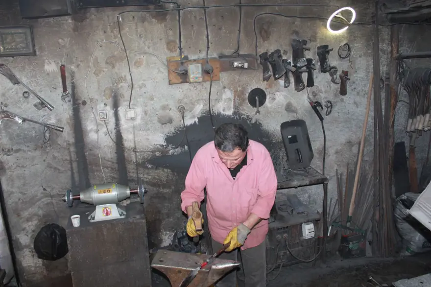 Dededen babaya, babadan oğula kaldı: 30 yıldır bu mesleği sürdürüyor 3