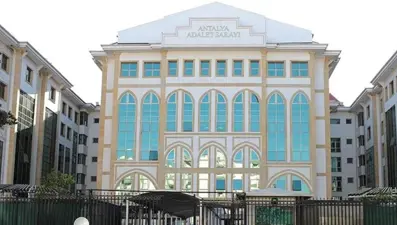 Antalya Büyükşehir Belediyesi'ne rüşvet soruşturmasında yeni gelişme: 3 kişi tahliye edildi