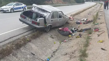 Karabük'te otomobil refüje devrildi: 3'ü çocuk 5 kişi yaralı