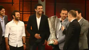 Efsane kadro UEFA zaferini anlattı Efsane kadro UEFA zaferini anlattı