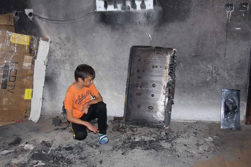 8 yıl önce yanan odayı dava bitmediği için külleriyle kilitli tutuyorlar 2