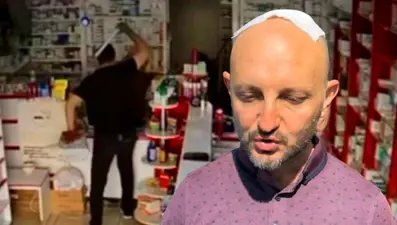 Eczanede eski reçete kavgası: Sopayla saldırdı