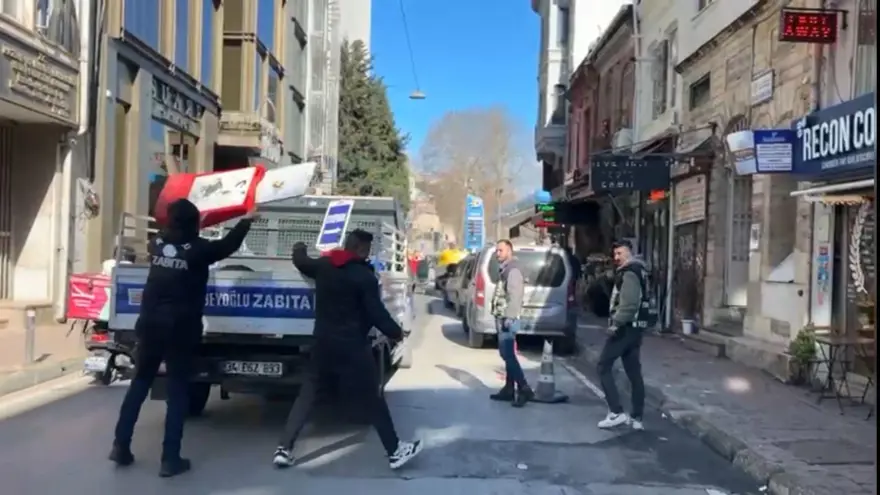 Karaköy sokaklarını mesken tutan korsan otoparkçılara denetim 1