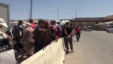 Sınırda Suriyelilerin Kurban Bayramı yoğunluğu