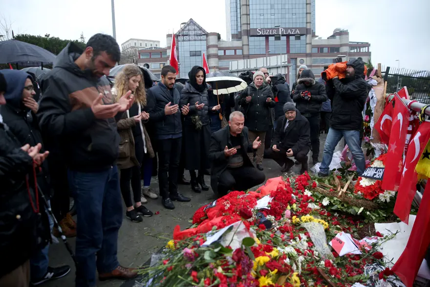 Şehitler Tepesi’ne ziyaretler sürüyor Şehitler Tepesi’ne ziyaretler sürüyor