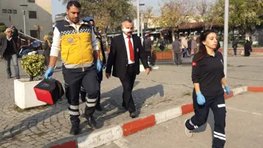 Adliyede mübaşire kafa attı