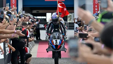 Toprak Razgatlıoğlu'na skandal hareket: Bulega kaza yaptırdı