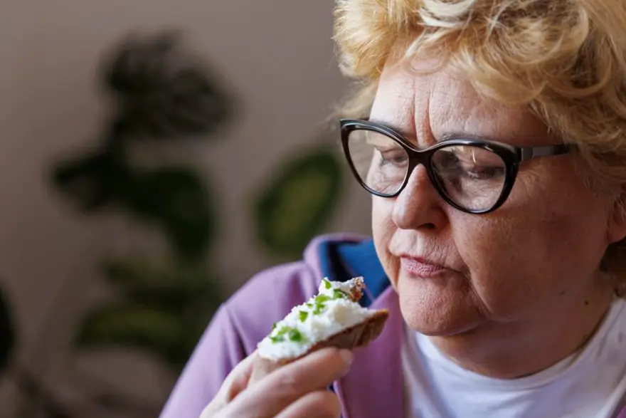 50 yaşından sonra tüketilmemesi gereken besinler 