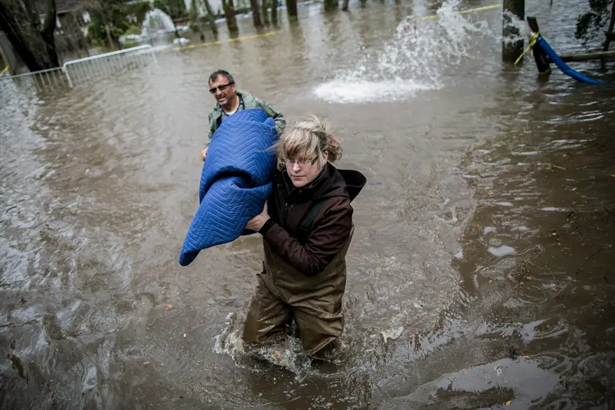 Kanada'da sel felaketi 11 Kanada'da sel felaketi 11