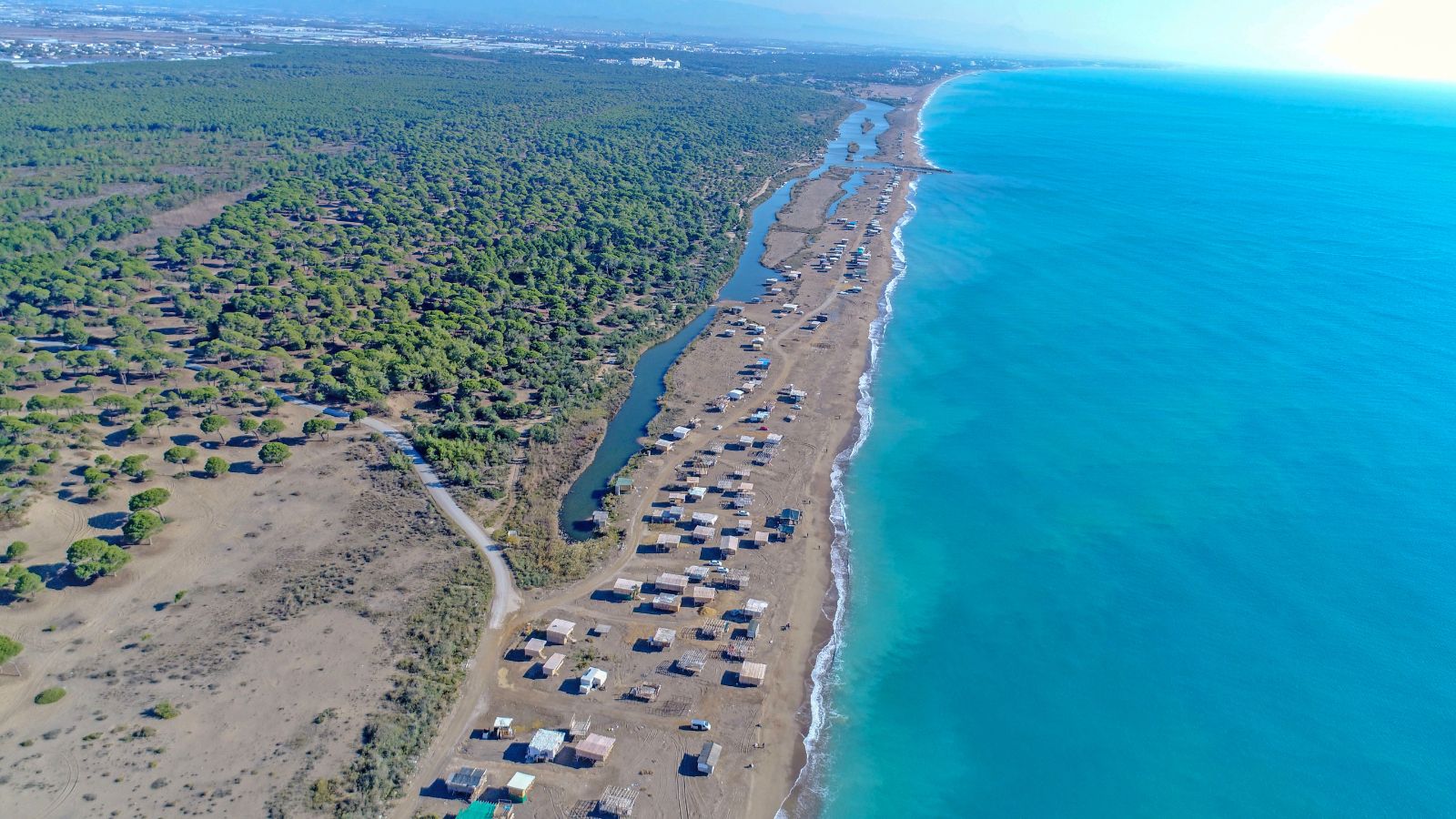 Antalya'da denize sıfır bedava tatil: Çardak Beach