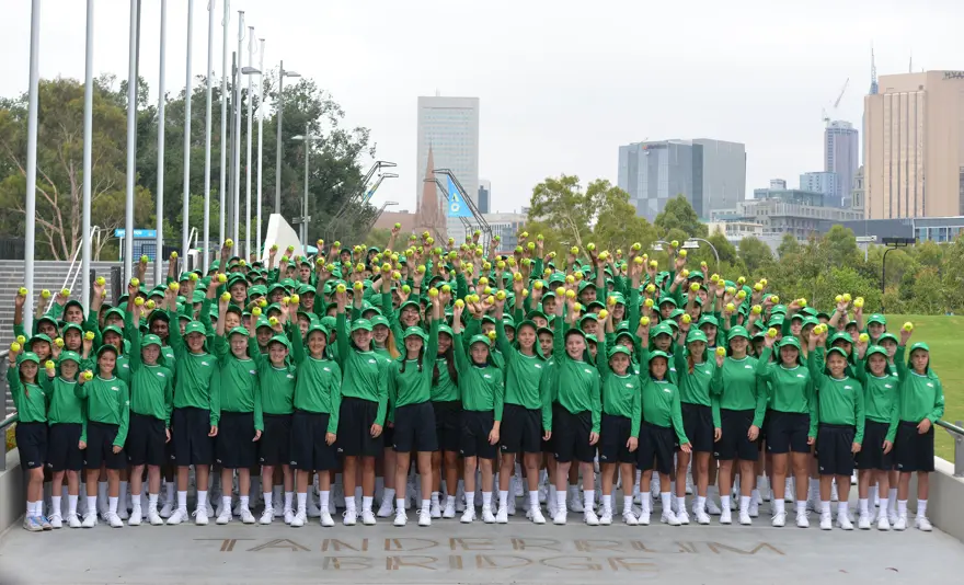 Kortların sessiz kahramanları, top toplayıcı çocuklar 5 Kortların sessiz kahramanları, top toplayıcı çocuklar 5