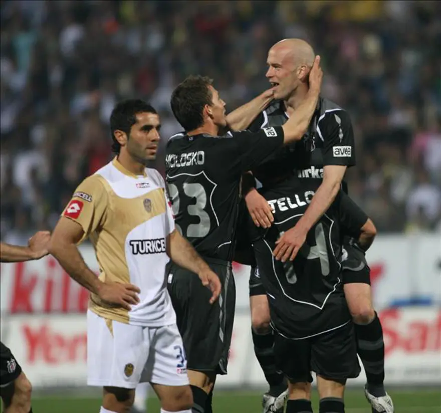 Beşiktaş'ın 3-1'lik zaferi 9 Beşiktaş'ın 3-1'lik zaferi 9