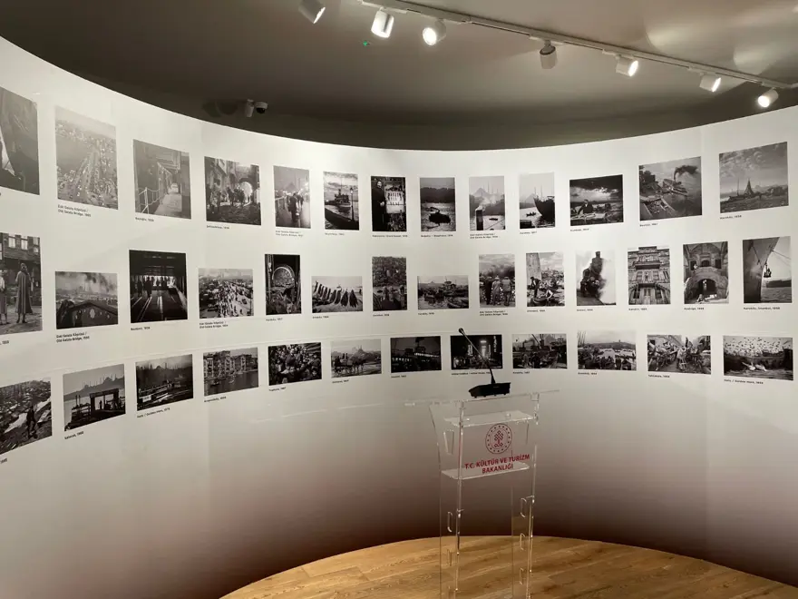Galata Kulesi'nde Ara Güler Fotoğraf Sergisi açıldı Galata Kulesi'nde Ara Güler Fotoğraf Sergisi açıldı